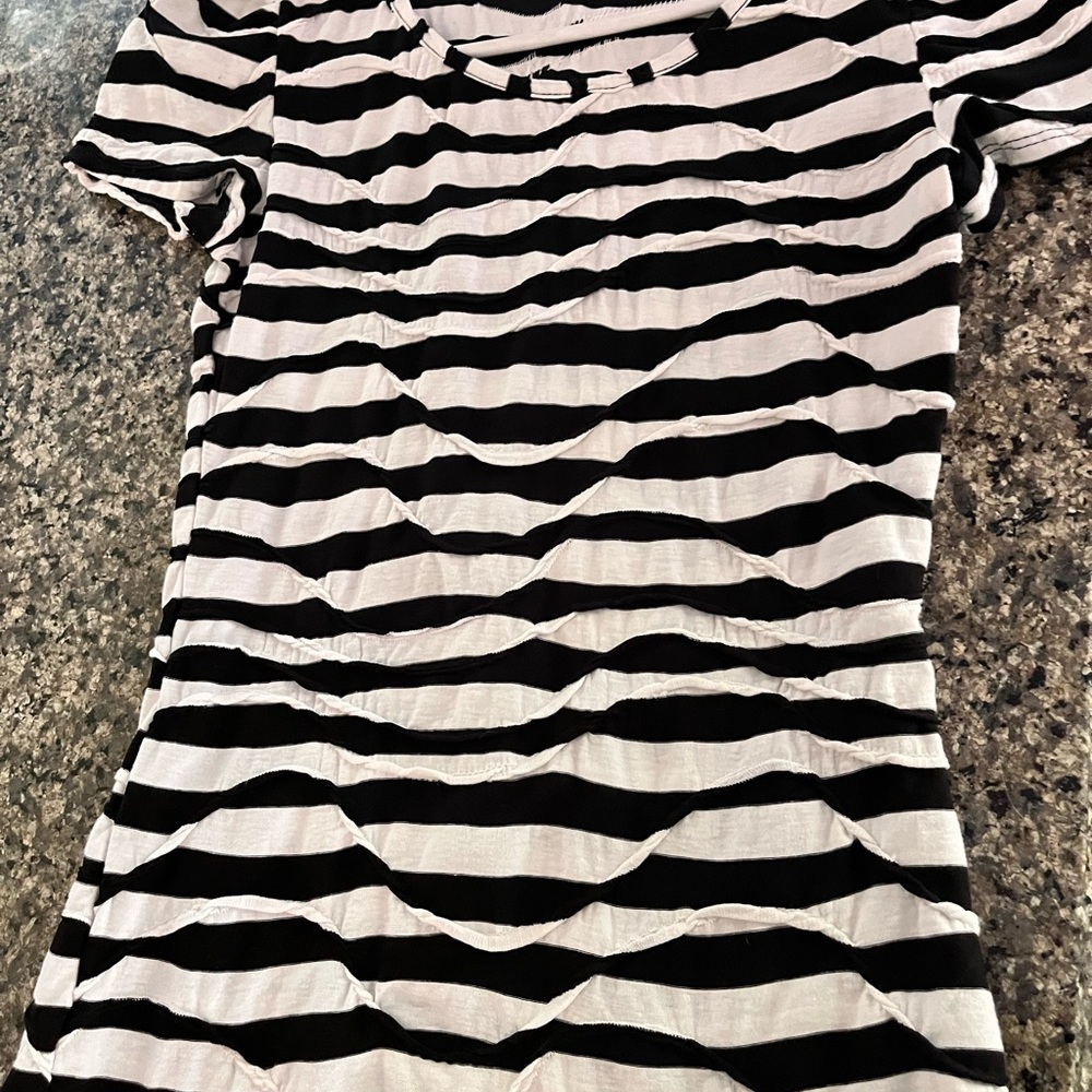 Forever 21 Black and White Striped Short Sleeve Top